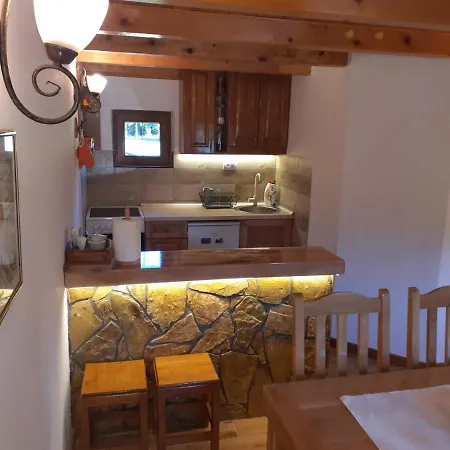 Mountain House Tadic 2 Nyaraló