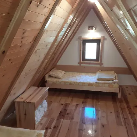 Mountain House Tadic 2 Nyaraló