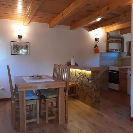 Mountain House Tadic 2 Nyaraló