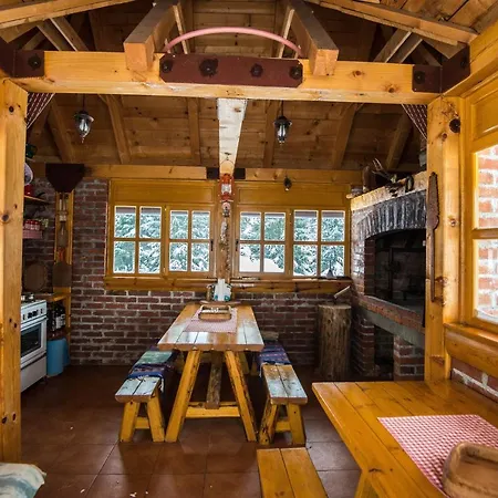 Mountain House Tadic 2 *